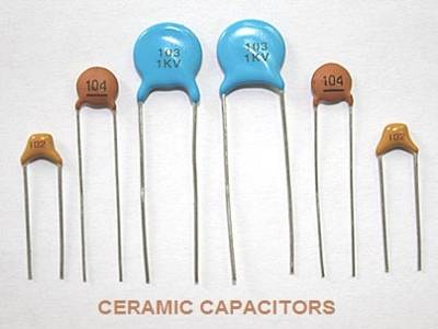 Capacitor in Hindi