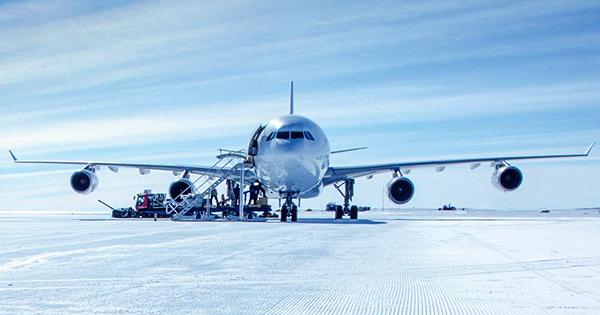 Airbus 340 Plane Lands in Antarctica for First Time In History
